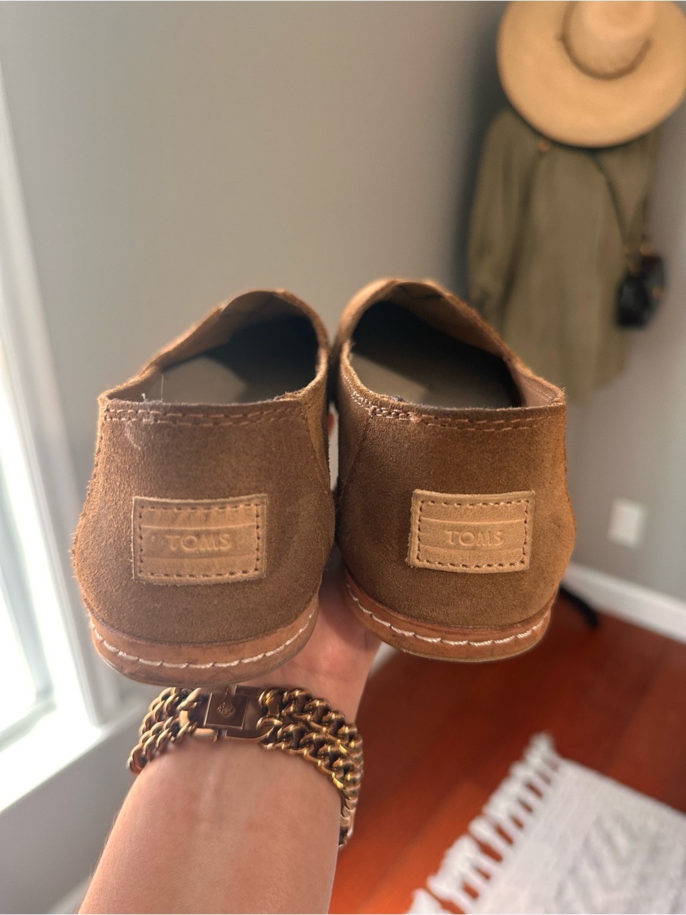 TOMS Brown Suede Comfy Cloud Step Slip-On Loafers in Chestnut Brown - Picture 4 of 7